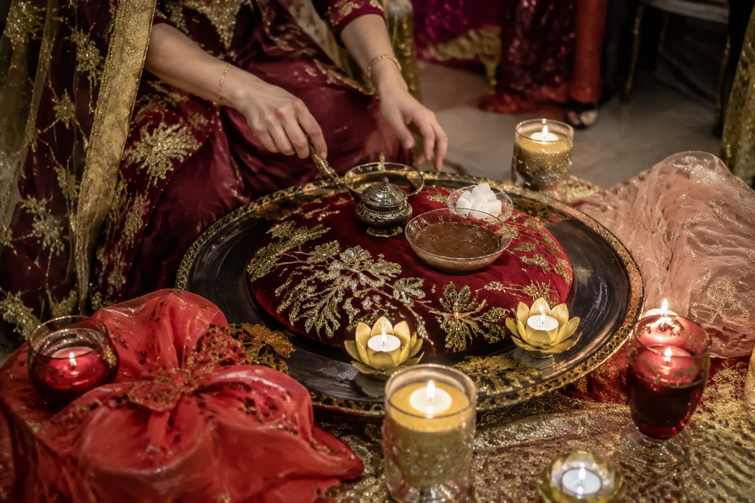 Decorated henna tray prepared for the focused ceremony moment